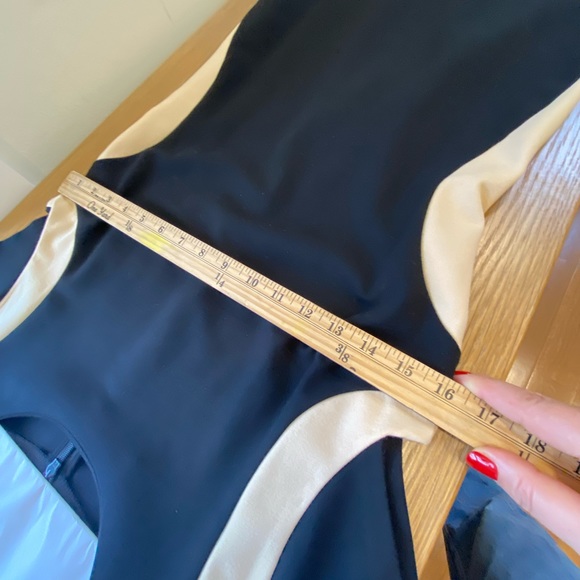 Diane Von Furstenberg illusion dress - Picture 6 of 11